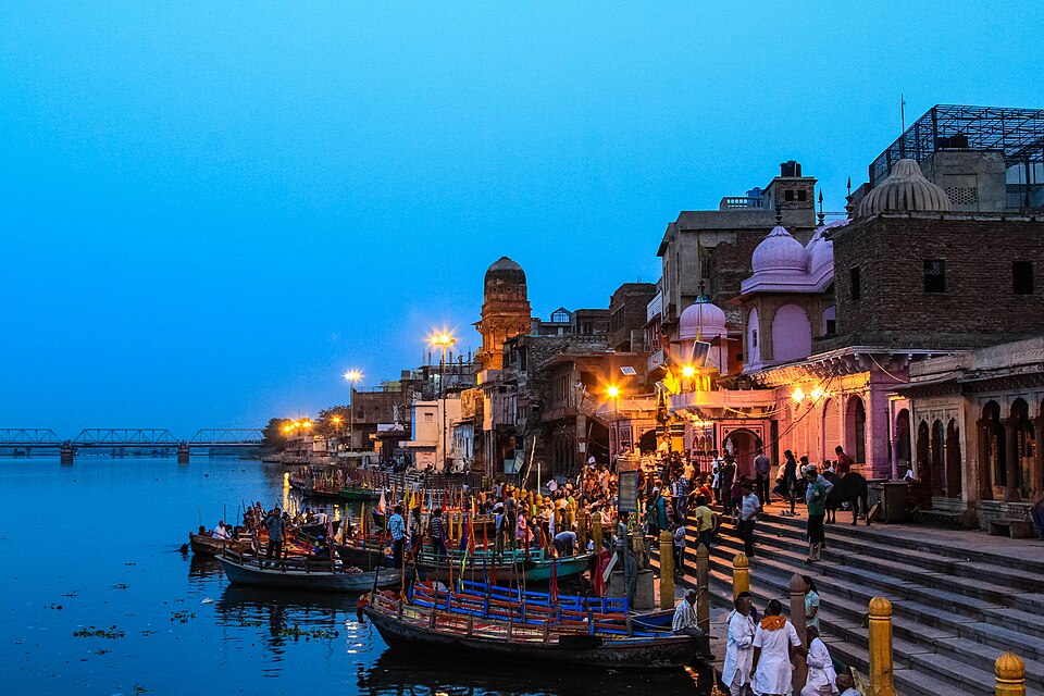 Lamps and boats at Vishram Ghat